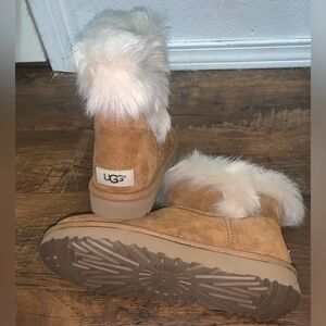Size 9 Tan UGG Pure booties with white fur